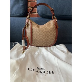 Coach งาน Shop รุ่น Sutton Hobo In Signature Canvas สี Tan มาพร้อมถุงผ้าด้วยค่ะ แท้ 100%