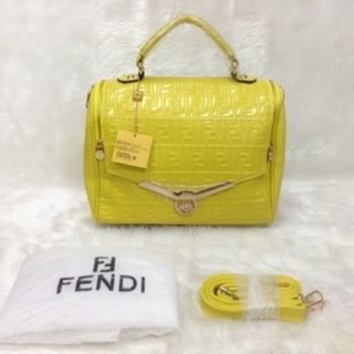 กระเป๋าถือFendi