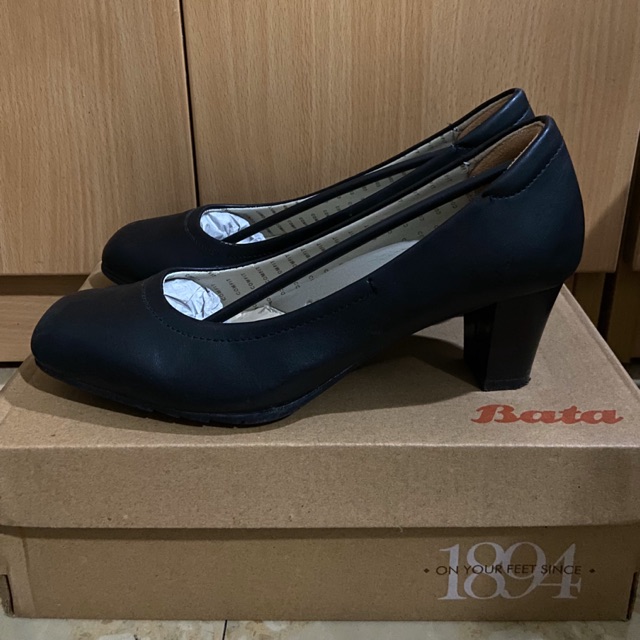 ส่งต่อ รองเท้าคัชชู Bata Comfit สีดำ สูง2นิ้ว เบอร์6