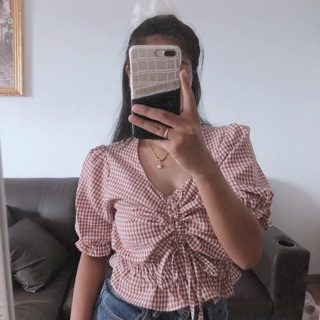 เสื้อครอกลายสก๊อต ครอปเกาหลี ครอปน่ารัก มีเชือกรูดด้านหน้า ชายระบาย แขนตุ