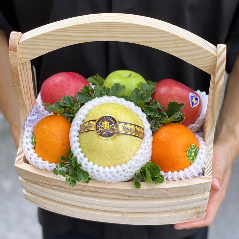 กระเช้าผลไม้นำเข้า Cute Fruits - Mini Basket (จัดกระเช้าผลไม้พรีเมี่ยม จัดตะกร้าผลไม้ กระเช้าของขวัญ Fruit Basket)