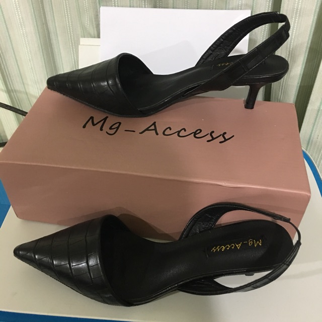 รองเท้าส้นสูง มือ 1 สีดำ แบรนด์ Mg-Access รวมส่ง!!!