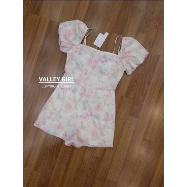 🌸มือ 1 จั๊มสูทขาสั้น Valleygirl🌸