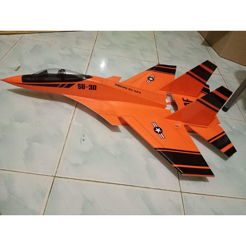 เครื่องบินบังคับSu30พร้อม ชุดเซอร์โว