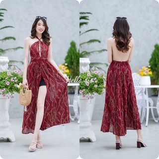 Maxi Dress สีแดงสายคล้องคอ หน้าอกมีฟองน้ำ เดรสผ้าชีฟองลายโซ่ ผ่าแหวกหน้า โชว์หลัง เอวสม็อคหลัง