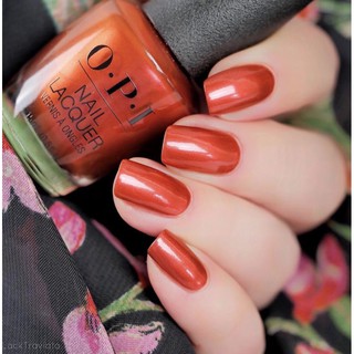 พร้อมส่ง OPI Now Museum, Now You Don’t  สีแดงเมทัลลิค มีชิมเมอร์เหลือบชมพูและส้ม จากคอลเลคชั่น Lisbon Collection แท้ 💯%