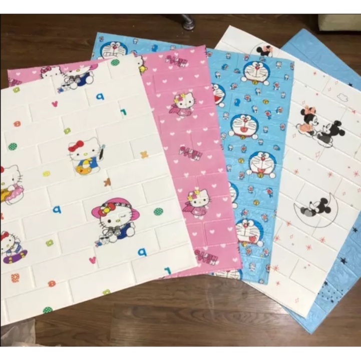 ถพร้อมส่ง วอลเปเปอร์ติดผนัง 3 มิติ วอลเปเปอร์ สติกเกอร์ ลายโดเรม่อน ลายคิตตี้ วอลเปเปอร์ลายการ์ตูน ลายอิฐ 3 มิติ DIY กันน้ำ