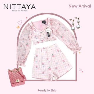 Nittaya set 2 เสื้อครอปแขนยาว+กางเกงขาสั้นพิมพ์ลายสตอเบอร์รี่