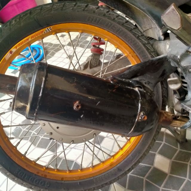 ท่อMio125i(หัวฉีด)ผ่าเปิดปลายร้านKBคอร้านอ้วนออเงิน(คอสวยเสียงเพราะ)