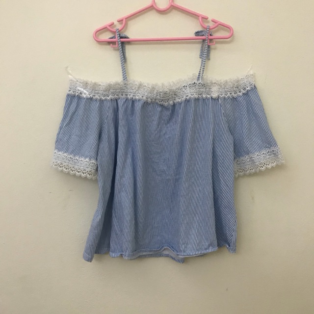 เสื้อเปิดไหล่ zara