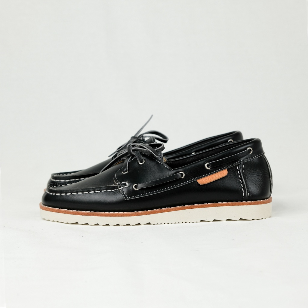 Moonlife Walker no.1 - Black รองเท้าหนังแท้ แบบผูกเชือก สไตล์วินเทจ