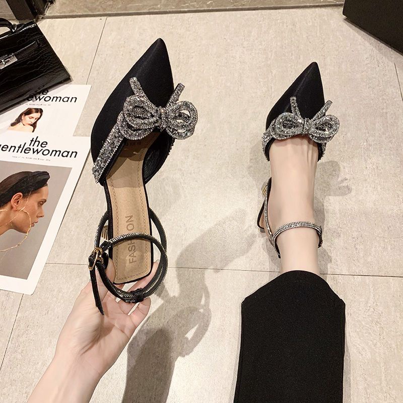 35-42 ขนาดขนาดใหญ ่ โบว ์ กลางส ้ นรองเท ้ าเซ ็ กซี ่ Rhinestone ส ้ นรองเท ้ าแบนสายรัดกริชรองเท ้ าแต ่ งงานรองเท ้ า