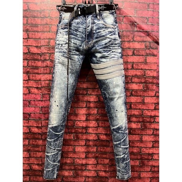 ใหม่ล่าสุดกางเกงยีนส์ฟอกคาดแถบหนัง Hold'em Denim styleกางเกงยีนส์ฟอกคาดแถบลายดาวกระจายพร้อมเข็มขัดผ้าหรือเชือกตรงรุ่น