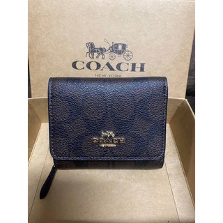 Coach กระเป๋าสตางค์ใบสั้น 3 พับ