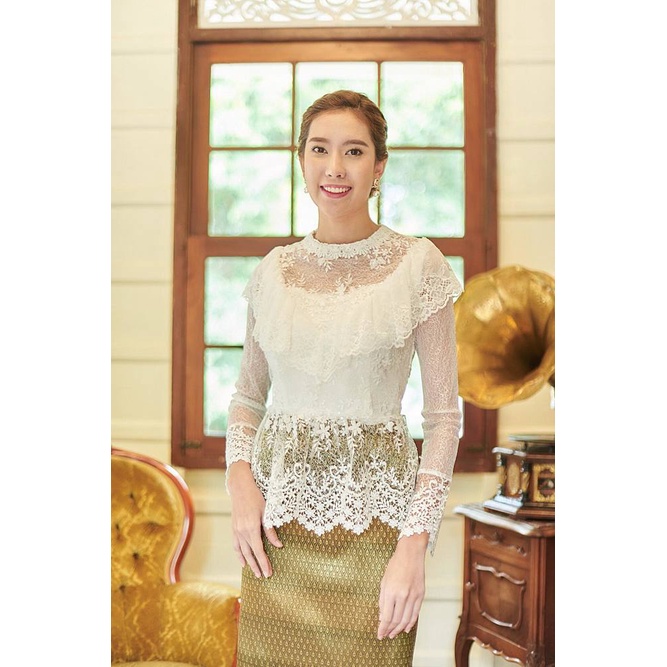 Carisa เสื้อไทย ร5 ลูกไม้เกรดพรีเมี่ยม รัชกาลที่ 5 สำหรับใส่ออกงาน งานบุญ งานแต่ง [1809]