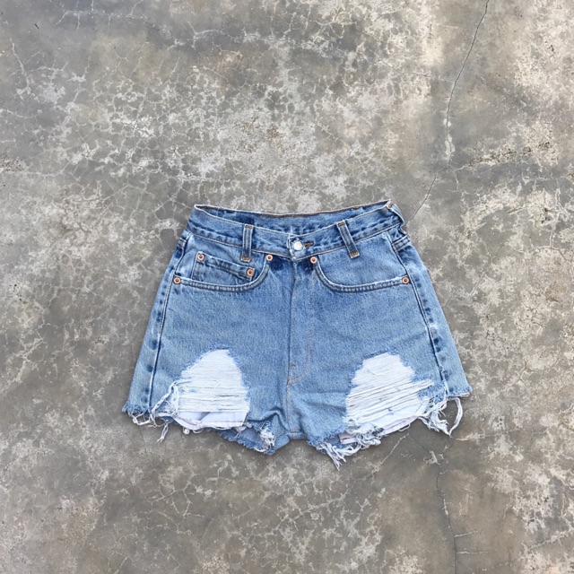 กางเกงขาสั้นเอวสูง levi’s