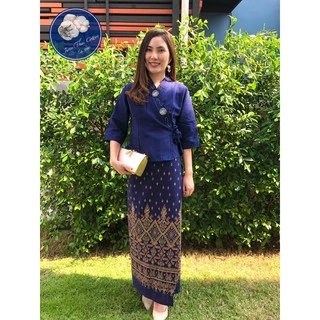 เสื้อพื้นเมือง ป้ายแต่งแผ่นเงิน (ขาว-กรม)