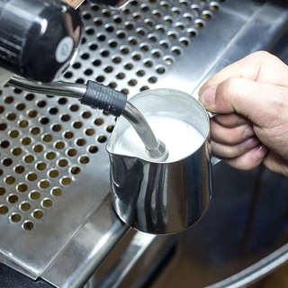 【จัดส่งทันที】ถ้วยตวงกาแฟ เหยือกตีฟองนม ขนาด 350ml/600ml /1000ML Stainless Milk Pitcher สเตนเลส304 ถ้วยตีฟองนม เหยือกกาแฟ