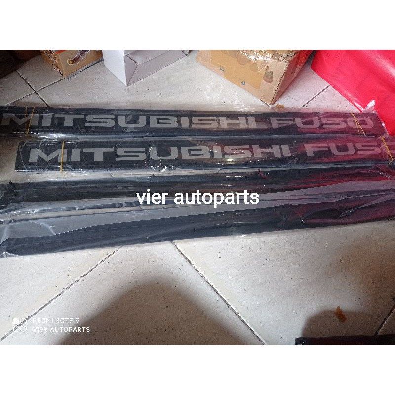 สัญลักษณ์กระจังหน้า Mitsubishi Fuso Ps 220