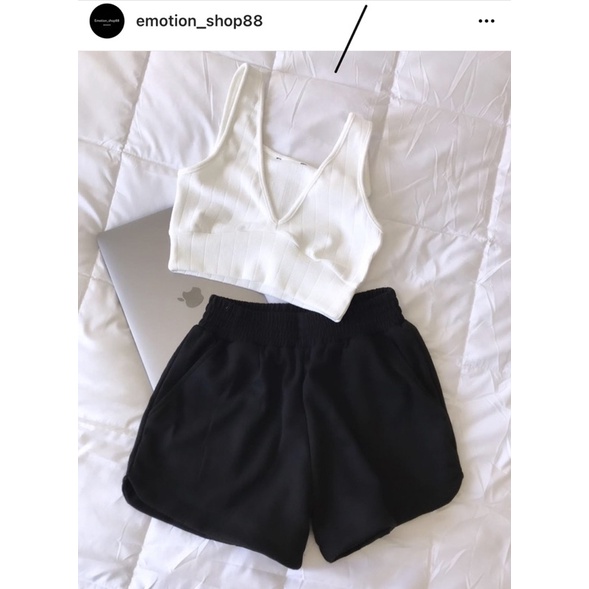 กางเกงขาสั้นสีดจากร้านในไอจีemotion_shop88