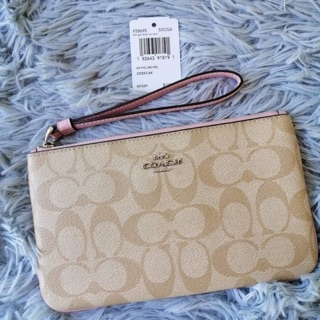 พร้อมส่ง แท้💯🇺🇸 NEW COACH คล้องมือ (L) ซิปรอบ LARGE WRISTLET IN SIGNATURE