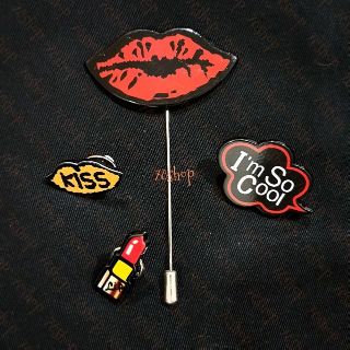 Kiss me pin เซตเข็มติดเสื้อ