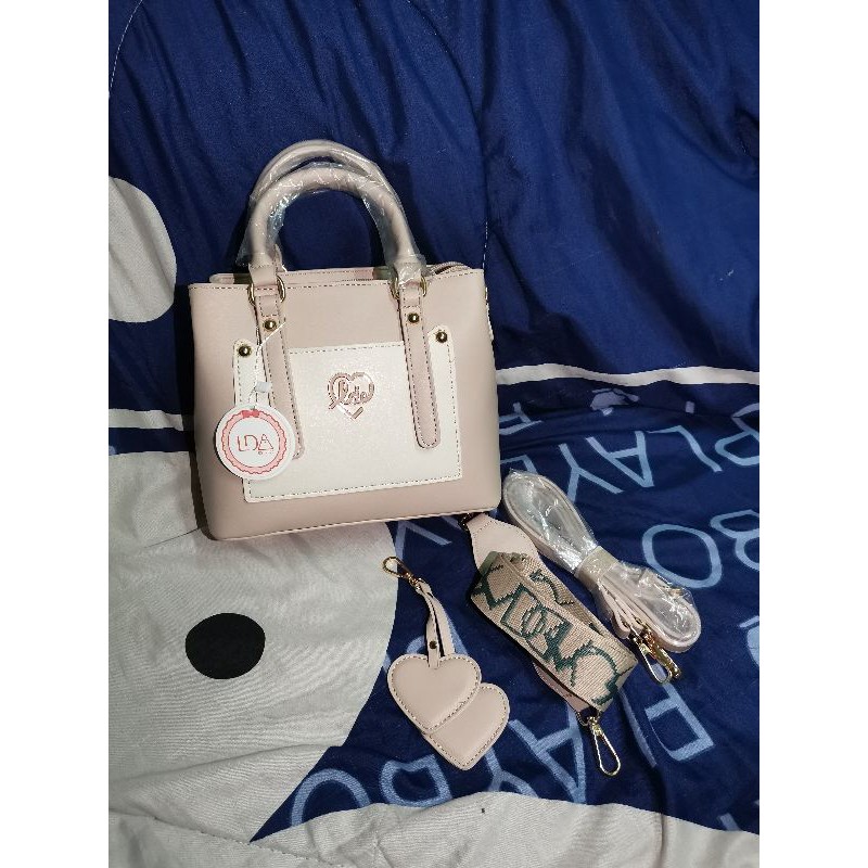 กระเป๋าแบรนด์ LDA (ลดา)แท้💯% ทรงถัง