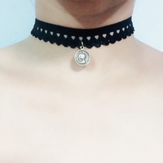 Choker necklace