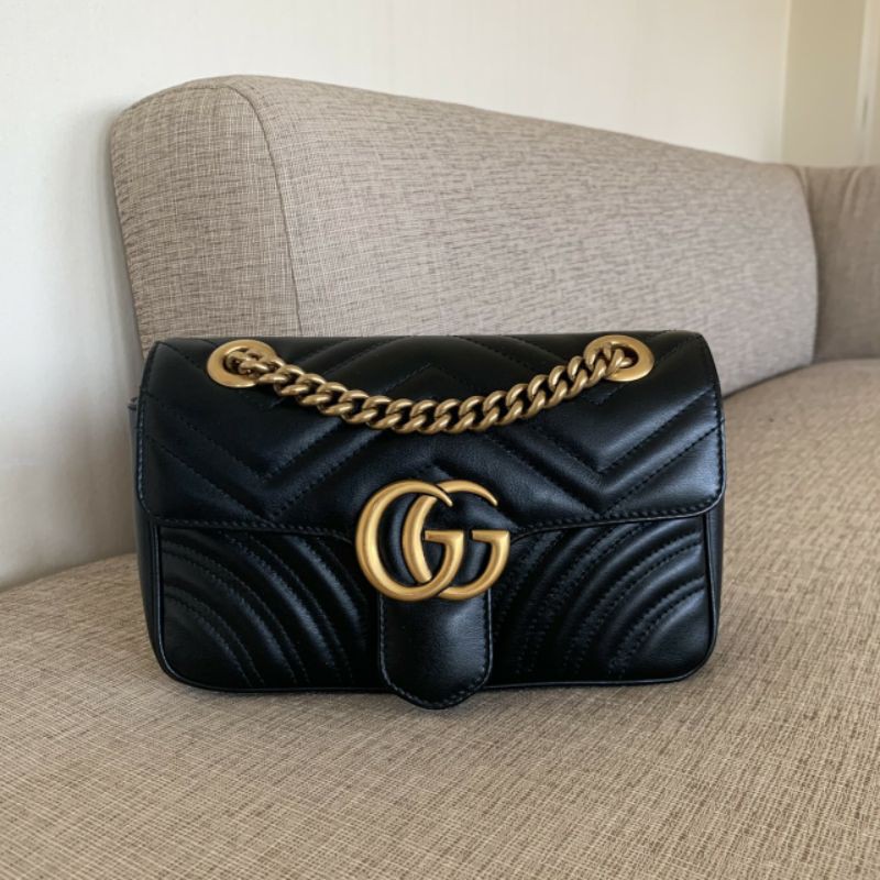 Used in good condition Gucci marmont 22 y.20