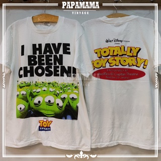 เสื้อยืดผ้าฝ้ายพิมพ์ลายแฟชั่น เสื้อยืดผ้าฝ้าย [ THE TOY STORY ] Little Green Men @1995 Disney เสื้อการ์ตูน papamama vint