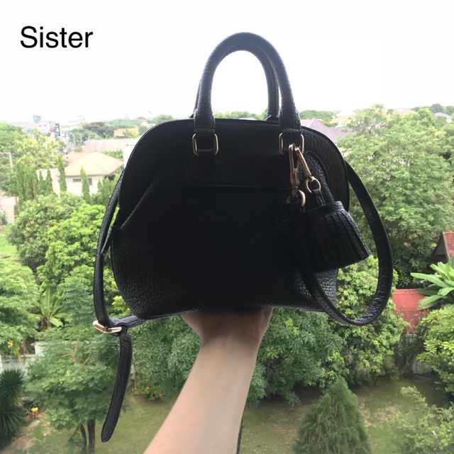 กระเป๋า O&b Oandb รุ่น Sister bag สภาพ 90 %