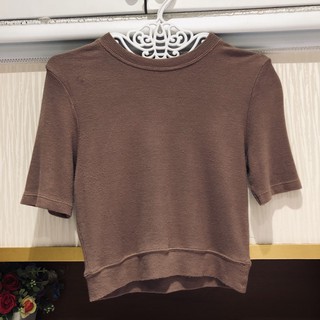 Brown crop top แบรนด์ geraffeeผ้านิ่ม สภาพดี