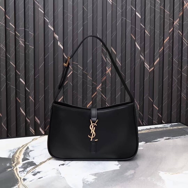 ‼️ กระเป๋าโรเซ่ ‼️ YSL HOBO BAG (สอบถามก่อนสั่งซื้อ)