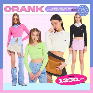 (พร้อมส่ง) เสื้อครอปแขนยาวคอวี CRANK V NECK CROP KNITWEAR