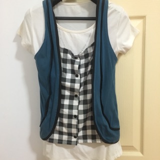 เสื้อกั๊ก แถมเสื้อตัวใน