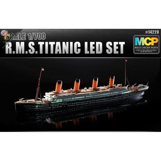 Academy 14220 R.M.S. TITANIC LED SET [1/700]