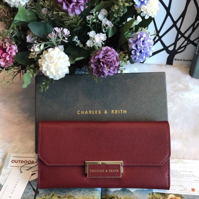 CHARLES & KEITH LONG WALLET กระเป๋าเงินใบยาว