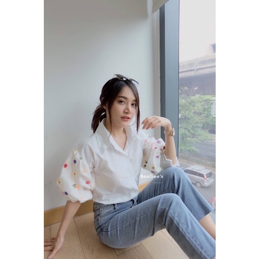 เสื้อเชิ้ตผ้าไหมอิตาลีแต่งแขนูกไม้ลายดอกพิกุล