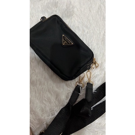กระเป๋าสะพายข้าง PRADA รุ่น 3 zips crossbodyพร้อมส่ง