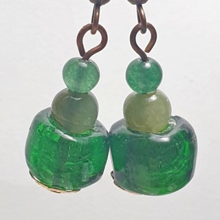 ต่างหูแก้วโบราณ สีเขียว   green antique earring