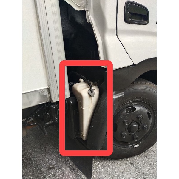 FZ Hino Dutro WU410 WU420 ถังอะไหล่หม้อน้ํา