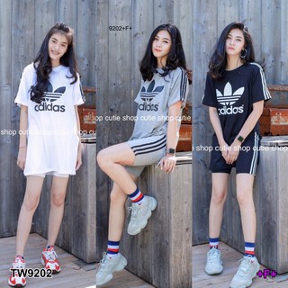 ส่งฟรี....Set adidas เสื้อตัวยาวผ่าข้าง + เลกกิ้ง