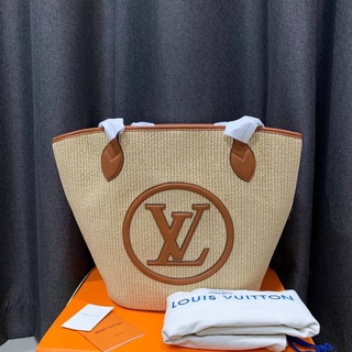 LOUIS VUITTON LV SAINT JACQUES RAFFIA BRAIDED BEACH BAG กระเป๋าถือ สะพายไหล่ แบรนด์หลุยส์วิตตอง ตัวกระเป๋าถักสาน น้ำตาล