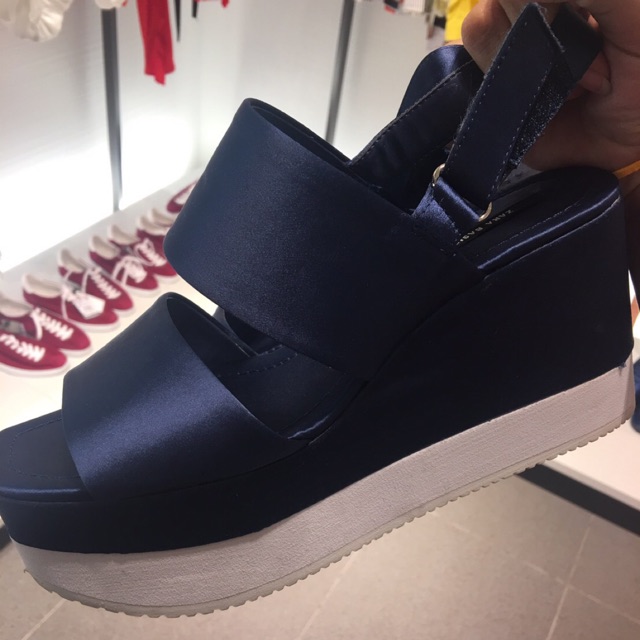 รองเท้า Zara