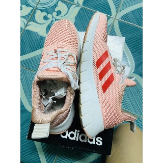 รองเท้าวิ่งผู้หญิง Adidas ไซส์24.5 สภาพ80% ใส่น้อย รองเท้าผ้าใบ รองเท้าผู้หญิง รองเท้ากีฬาผู้หญิง WOMEN RUN