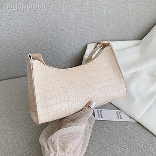 รองเท้าบูท💥Hot sale！ ถุง กระเป๋าถือ กระเป๋าผู้หญิง แฟชั่น กระเป๋าสะพายใบเล็ก จระเข้ เมล็ดข้าว กระเป๋าสะพายข้าง