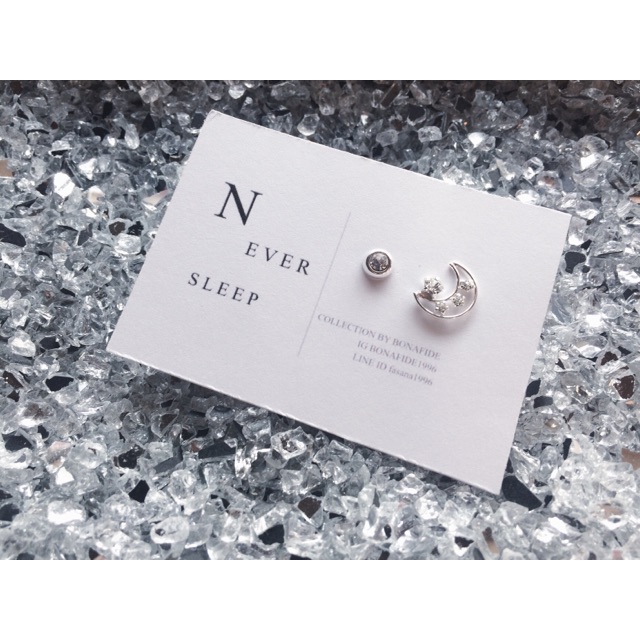 Never sleep earring set
