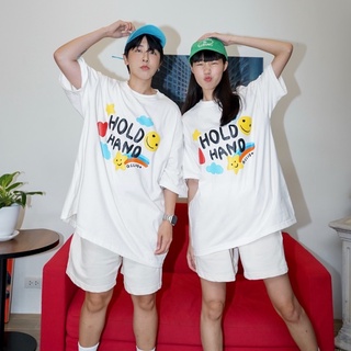 เสื้อยืดคอกลมQCLOTH พร้อมส่ง!! oversize สกรีนนูน ลาย Hold handS-3XL