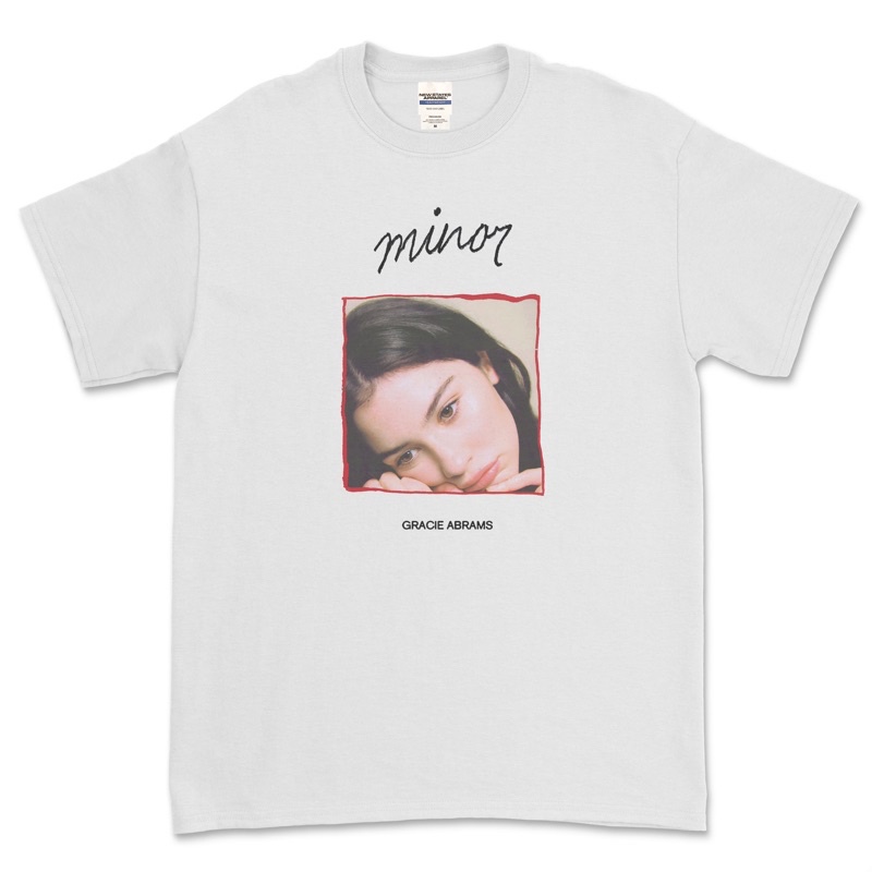 GRACIE ABRAMS - เสื้อยืด MINOR