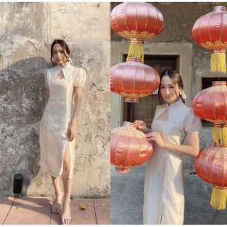 พร้อมส่ง สีขาวครีม ผ้าสวยมากๆค่ะ เป็นงานปัก มีซับใน งานเรียบร้อยค่า  Meihua Cheongsam Dress